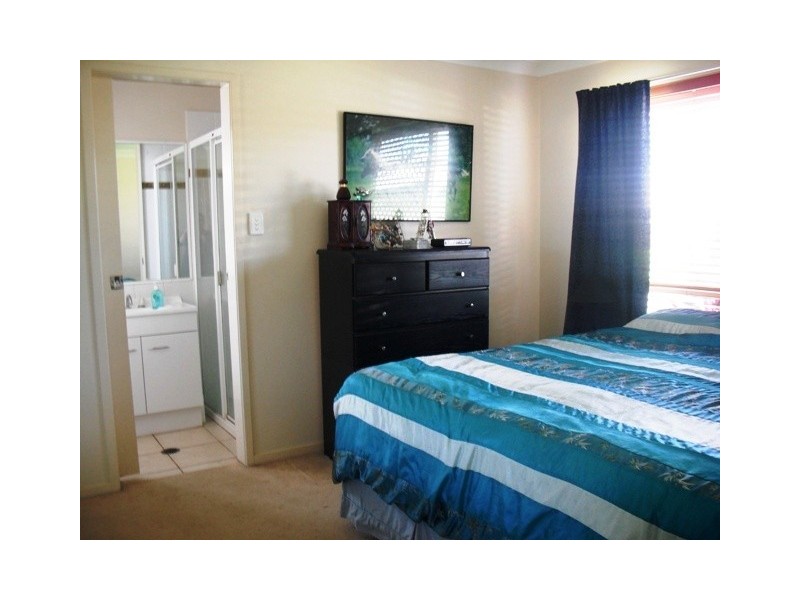 8 Lake Kurwongbah Court, Logan Reserve QLD 4133