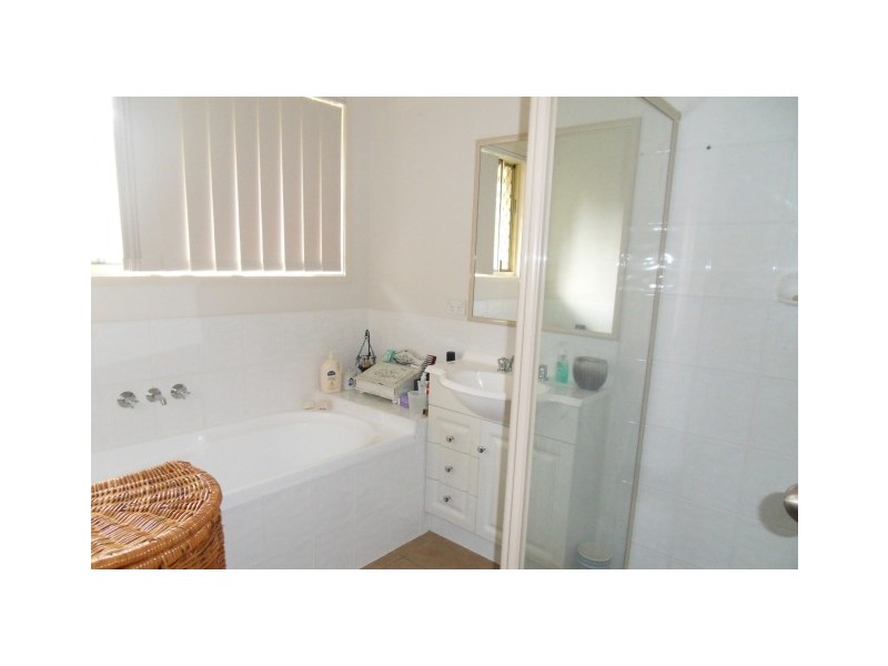 26 Pidgeon Blvd, Crestmead QLD 4132