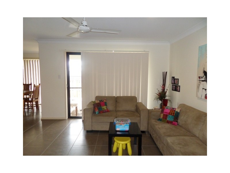 19 Frankland Ave, Waterford QLD 4133