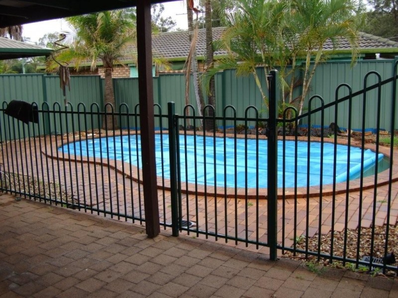 4 Front Court, Marsden QLD 4132