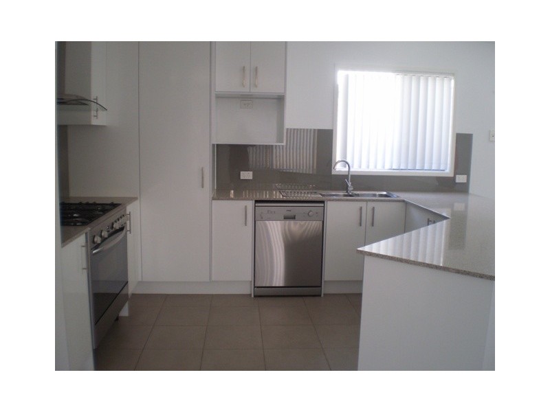 12 Wallaman Close, Waterford QLD 4133