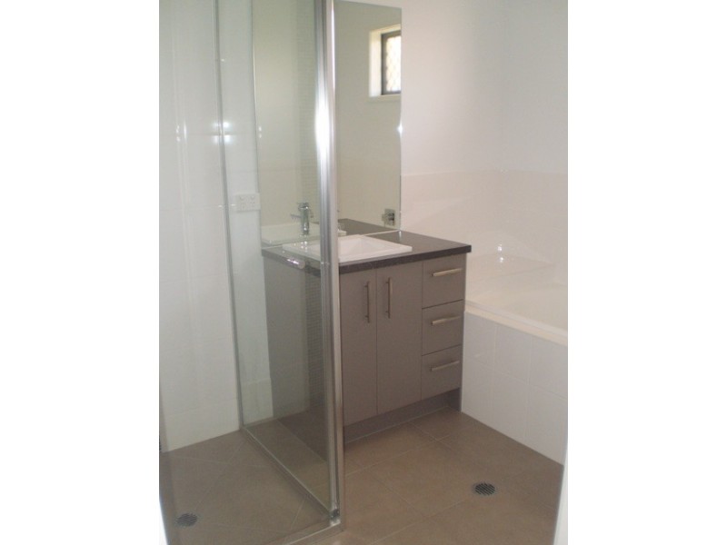 12 Wallaman Close, Waterford QLD 4133