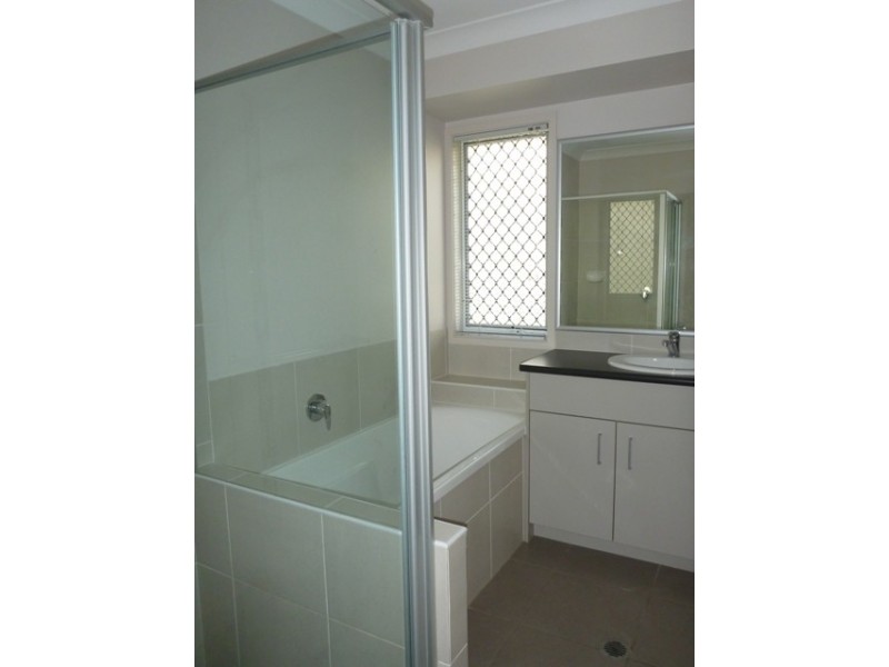 32 Skyline Circuit, Bahrs Scrub QLD 4207