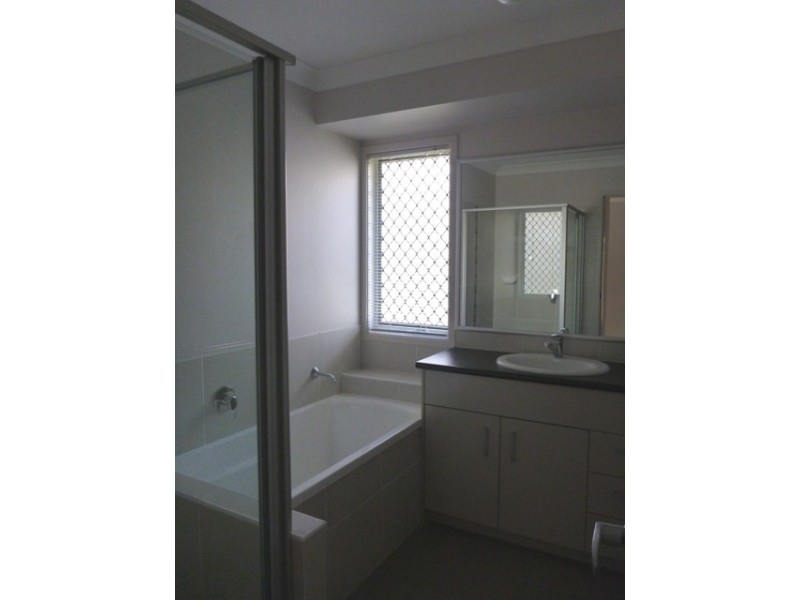 32 Skyline Circuit, Bahrs Scrub QLD 4207