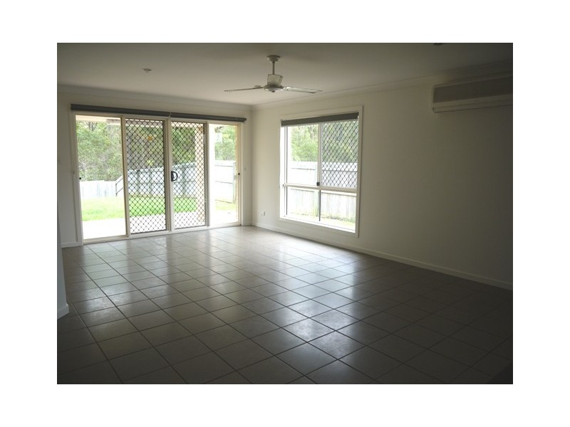 1 Lake Cootharaba Place, Logan Reserve QLD 4133