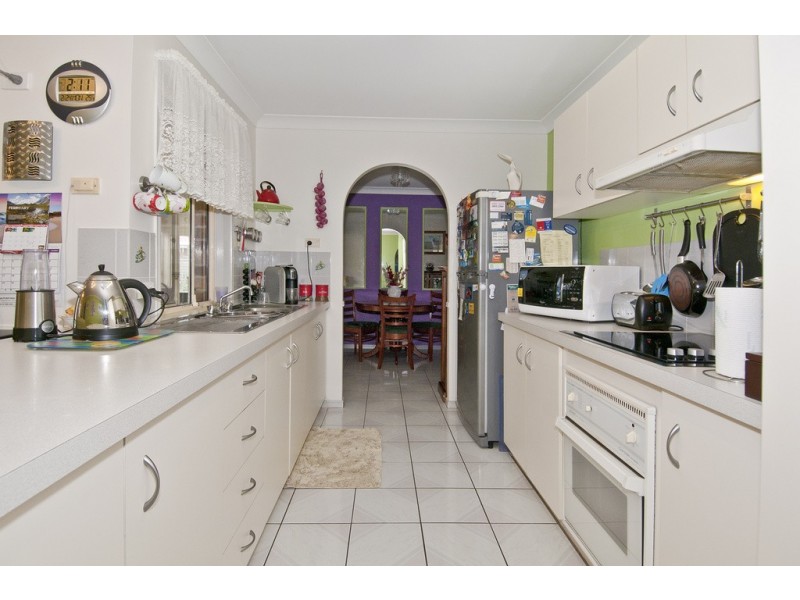9 Foxdale Ct, Waterford West QLD 4133