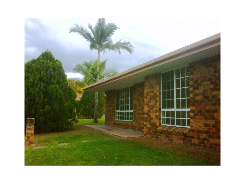 10 Tregana Circuit, Edens Landing QLD 4207
