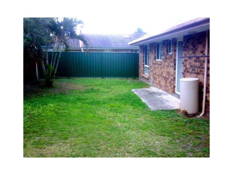 10 Tregana Circuit, Edens Landing QLD 4207