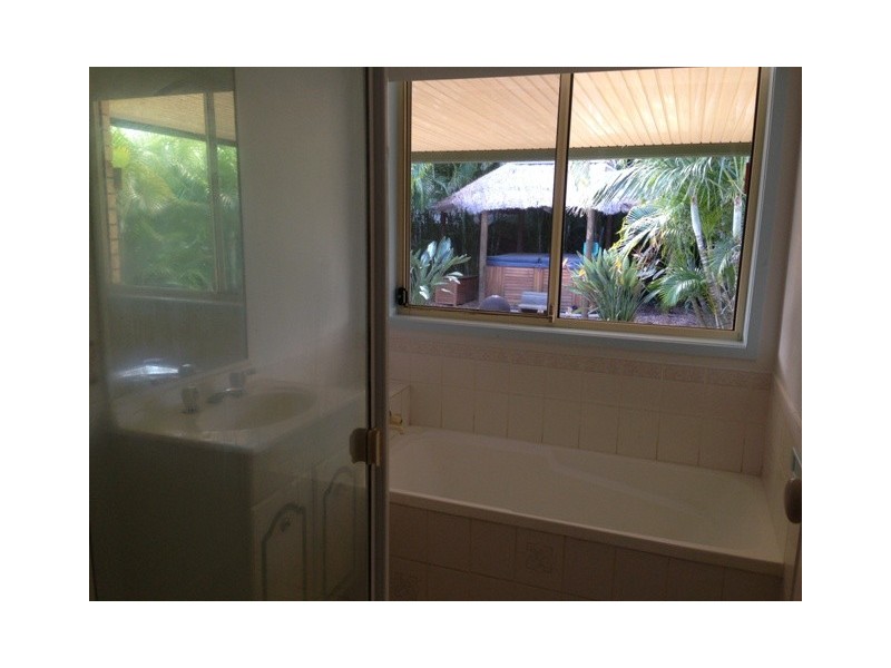 18 Eagle Avenue, Waterford West QLD 4133