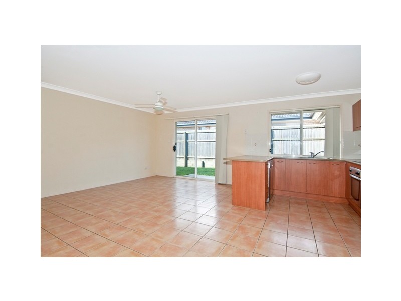 16 Rachel Drive, Crestmead QLD 4132