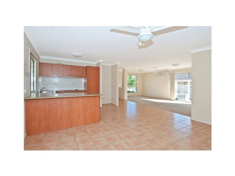 16 Rachel Drive, Crestmead QLD 4132