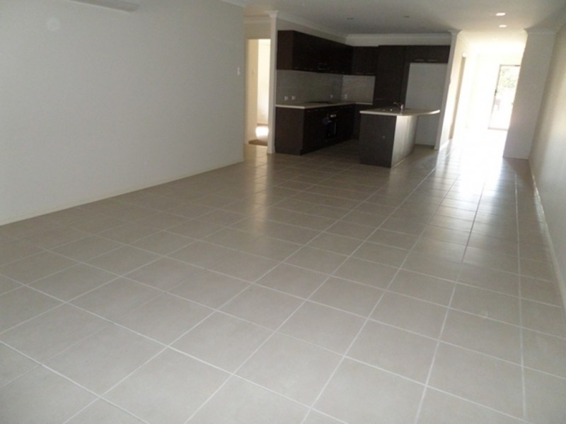 2/21 Therese St, Marsden QLD 4132