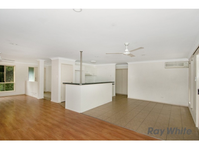 26 Pidgeon Bvd, Crestmead QLD 4132
