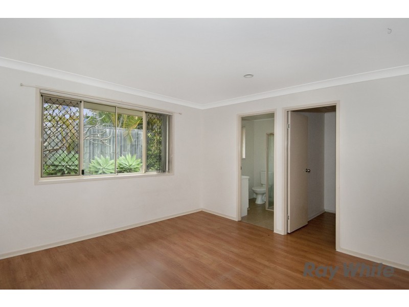 26 Pidgeon Bvd, Crestmead QLD 4132