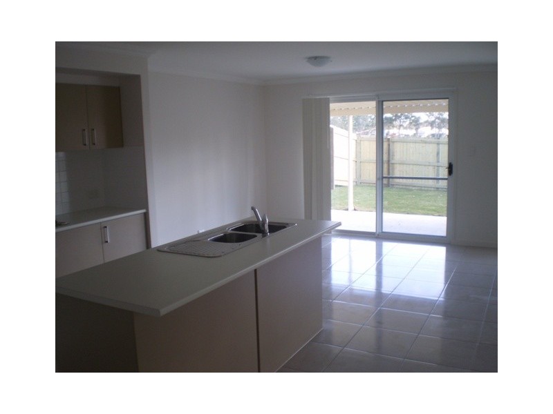 9 Ravensbourne Circuit, Waterford QLD 4133
