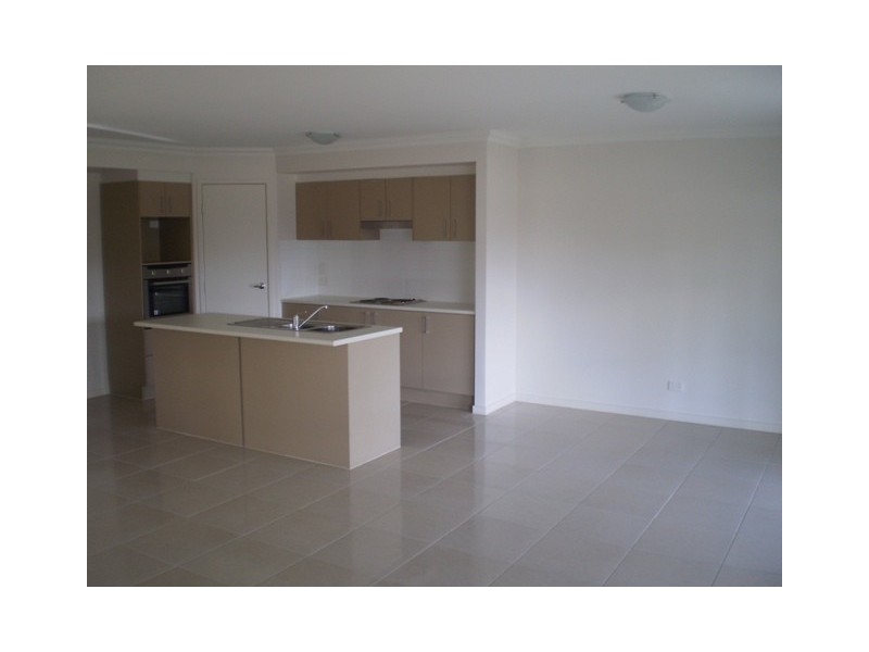 9 Ravensbourne Circuit, Waterford QLD 4133