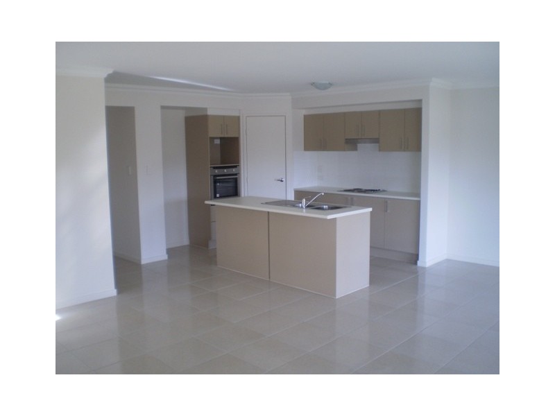 9 Ravensbourne Circuit, Waterford QLD 4133