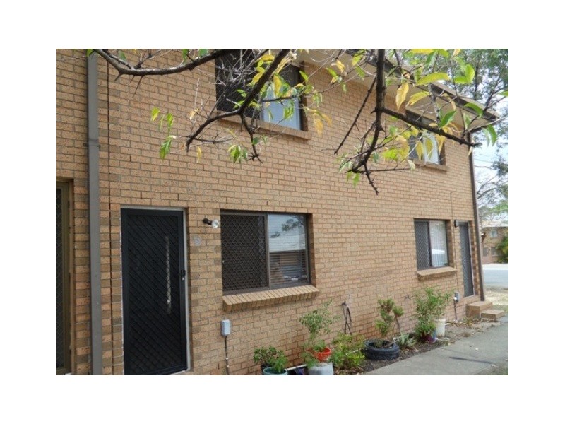 2/9 Cognac Court, Kingston QLD 4114