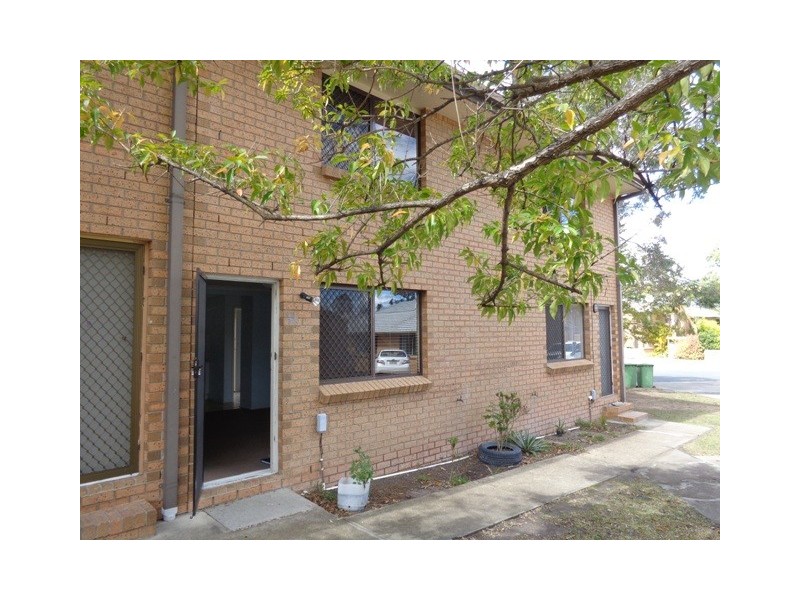 2/9 Cognac Court, Kingston QLD 4114
