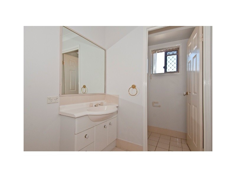 102 Tansey Drive, Tanah Merah QLD 4128