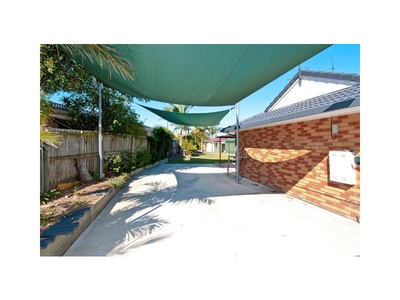 102 Tansey Drive, Tanah Merah QLD 4128