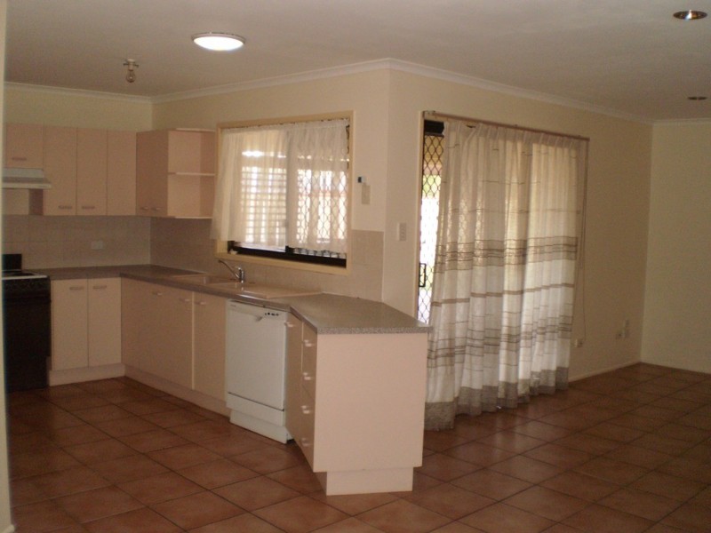 2 Lochore Court, Crestmead QLD 4132