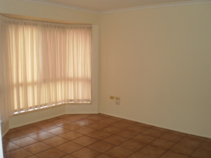 2 Lochore Court, Crestmead QLD 4132