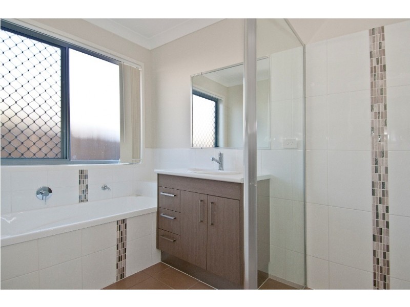 51 Grand Terrace, Waterford QLD 4133