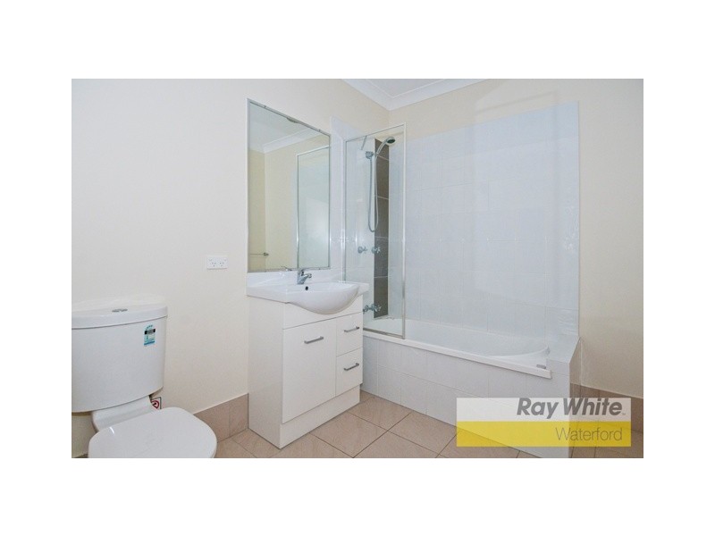 2/1 Carnarvon Crescent, Waterford QLD 4133