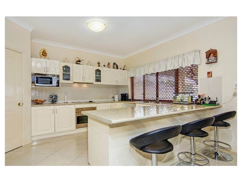 24 Melnik Dr, Loganlea QLD 4131