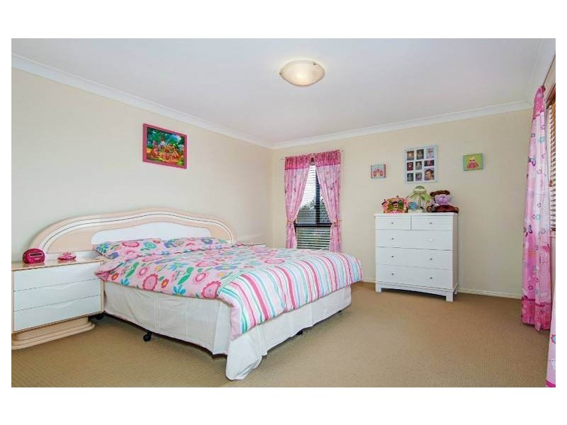 24 Melnik Dr, Loganlea QLD 4131