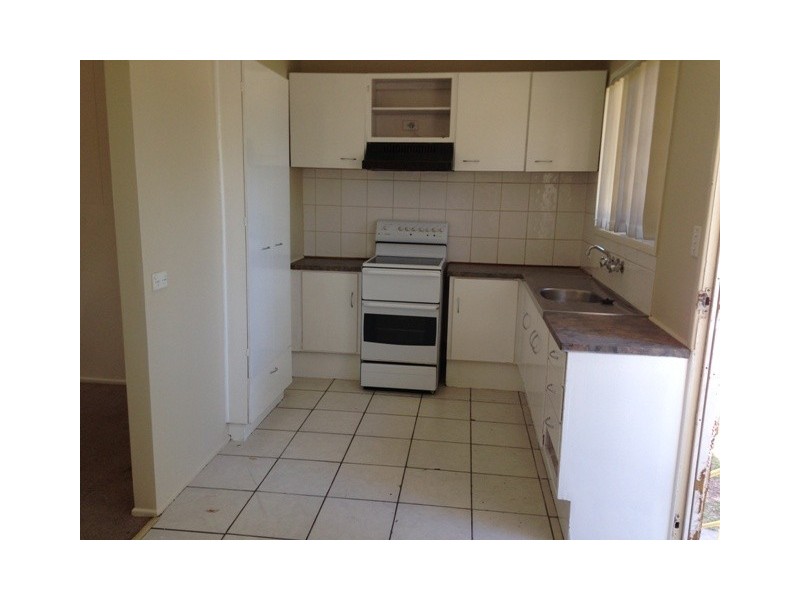 11 Lyngrove Street, Kingston QLD 4114