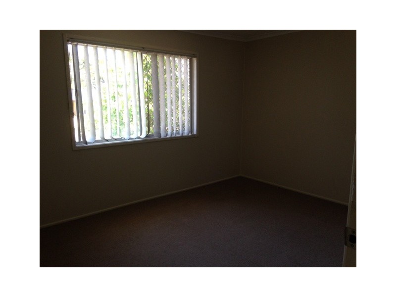 11 Lyngrove Street, Kingston QLD 4114