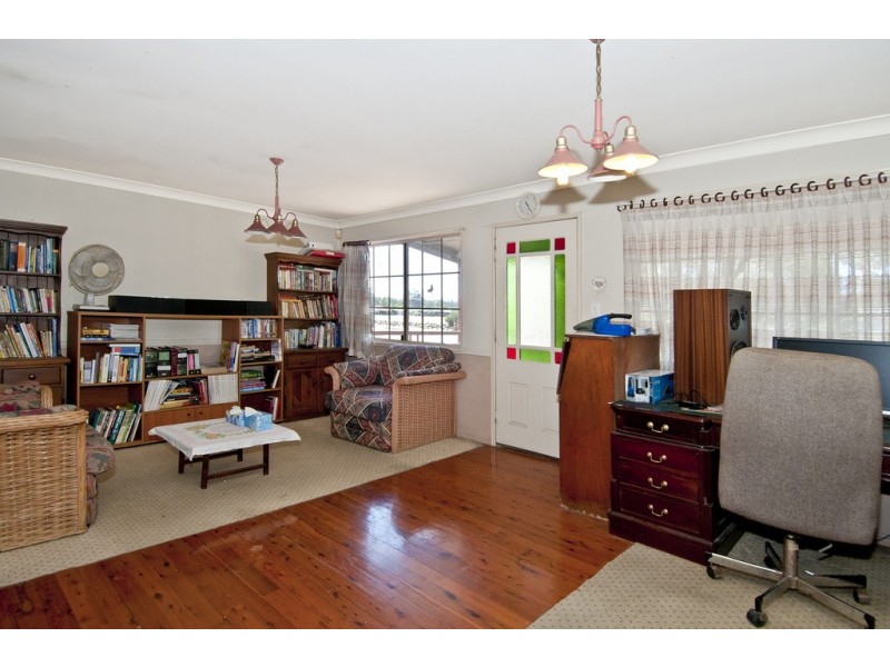 330 Loganlea Rd, Meadowbrook QLD 4131