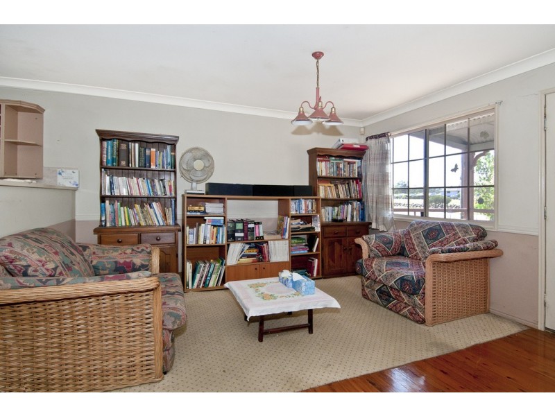 330 Loganlea Rd, Meadowbrook QLD 4131