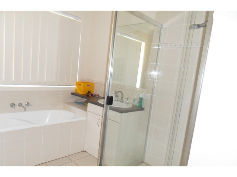 26 Lake Manchester Street, Logan Reserve QLD 4133