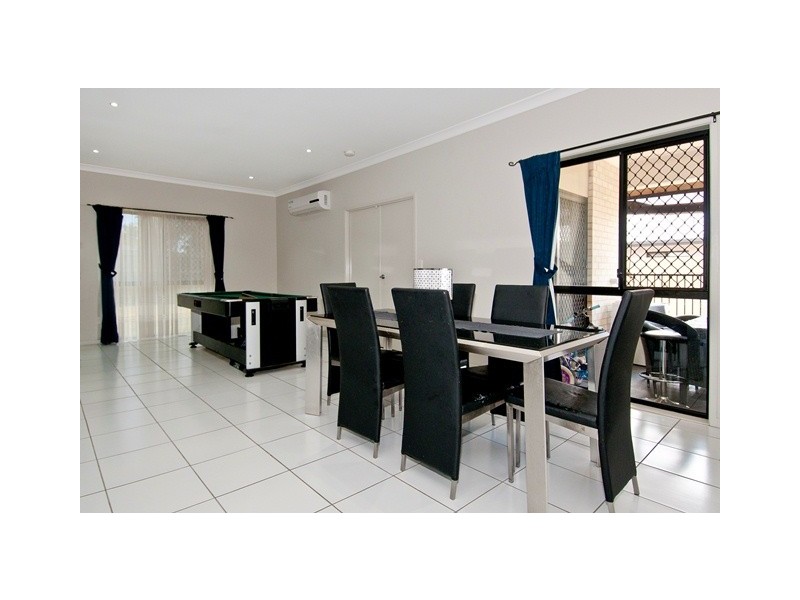 48B Pinelands St, Loganlea QLD 4131