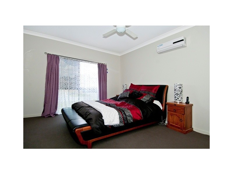 48B Pinelands St, Loganlea QLD 4131