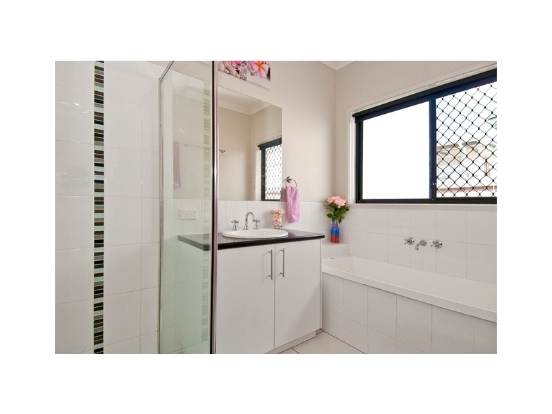 48B Pinelands St, Loganlea QLD 4131