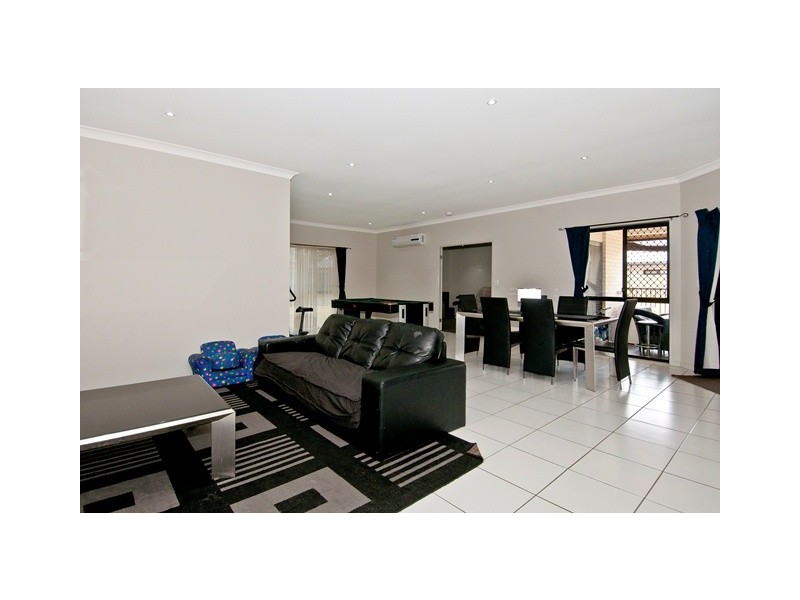 48B Pinelands St, Loganlea QLD 4131