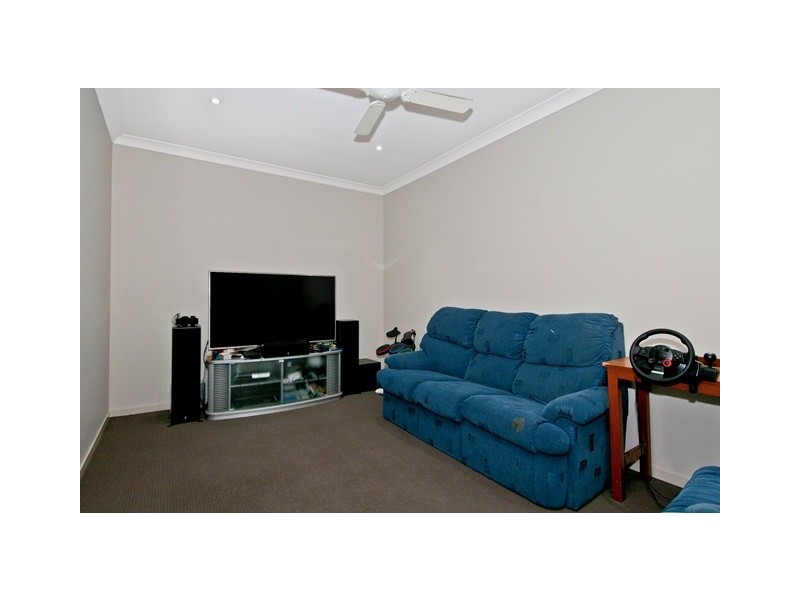 48B Pinelands St, Loganlea QLD 4131