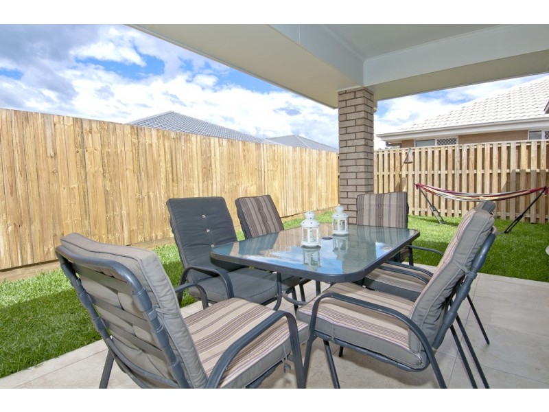12 Ravensbourne Circuit, Waterford QLD 4133