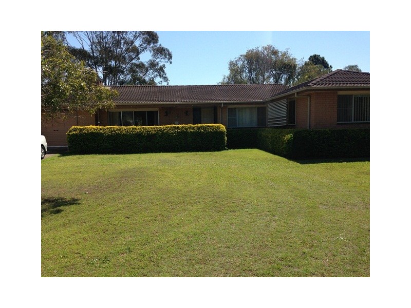 8 Bompa Rd, Waterford West QLD 4133