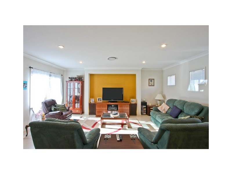 62 Woodlands Blvd, Waterford QLD 4133