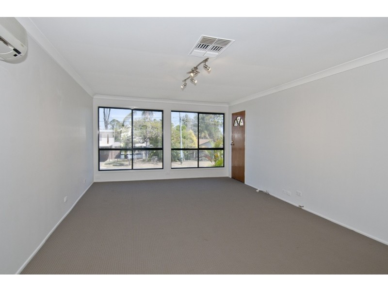 4 Bushlark Street, Crestmead QLD 4132