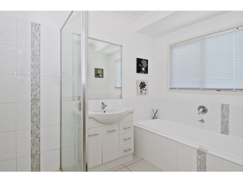 11 Kondalilla Tce, Waterford QLD 4133