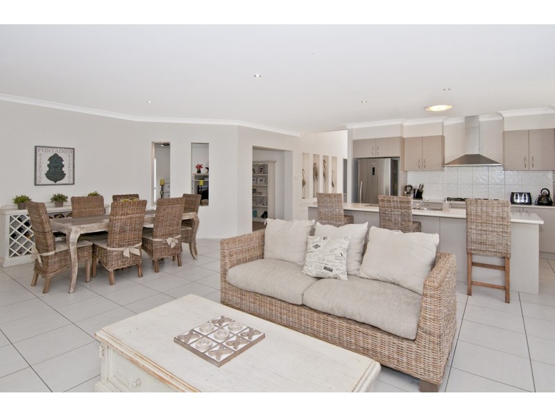 11 Kondalilla Tce, Waterford QLD 4133