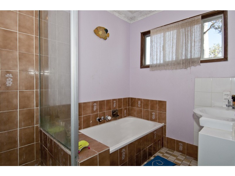 138 Bardon Rd, Kingston QLD 4114