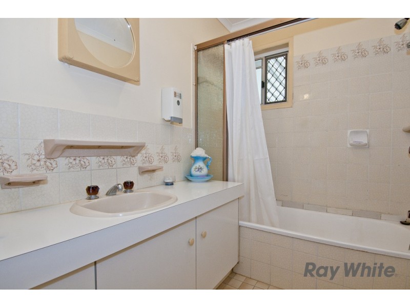 15 Lagoon Rd, Waterford QLD 4133