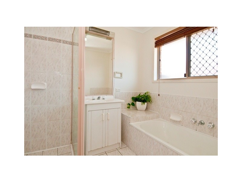 20 Foxdale Ct, Waterford West QLD 4133